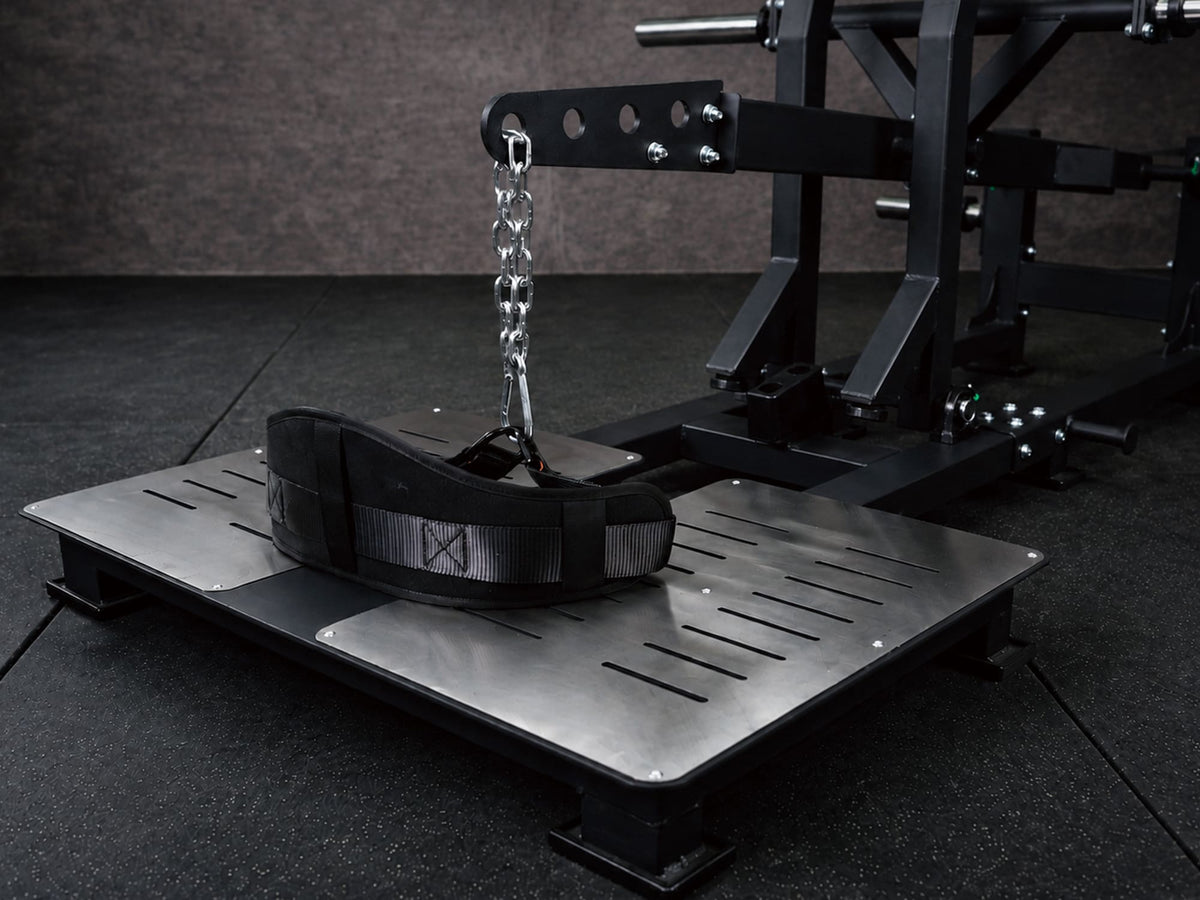 Gym Plus Belt Squat Machine - Plate Loaded BELT-SQUAT-01 close up of foot platform and belt and chain