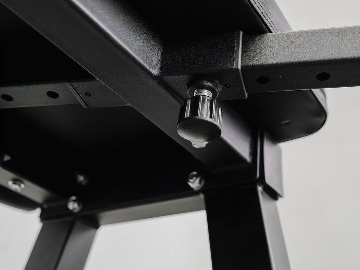 ATTIVO Reverse Hyperextension