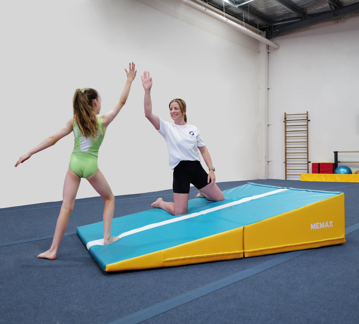 MEMAX Foldable Incline Wedge Mat - Modern Palette