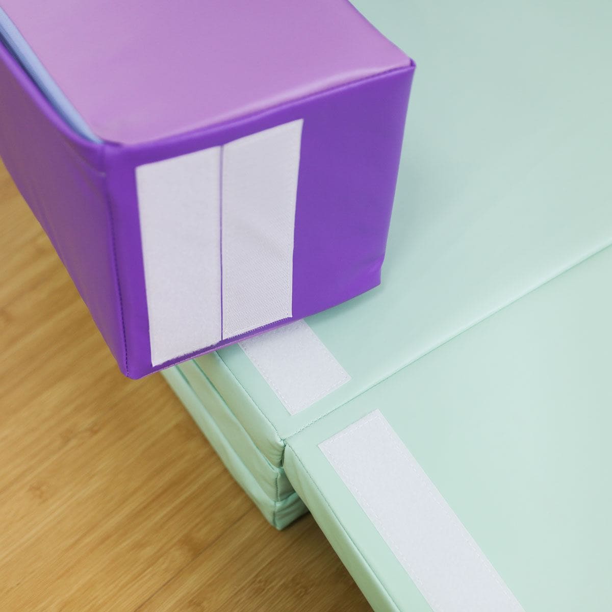 YOZZI Baby Playroom Soft Arch Tunnel Set of 4 with Crawling Mat