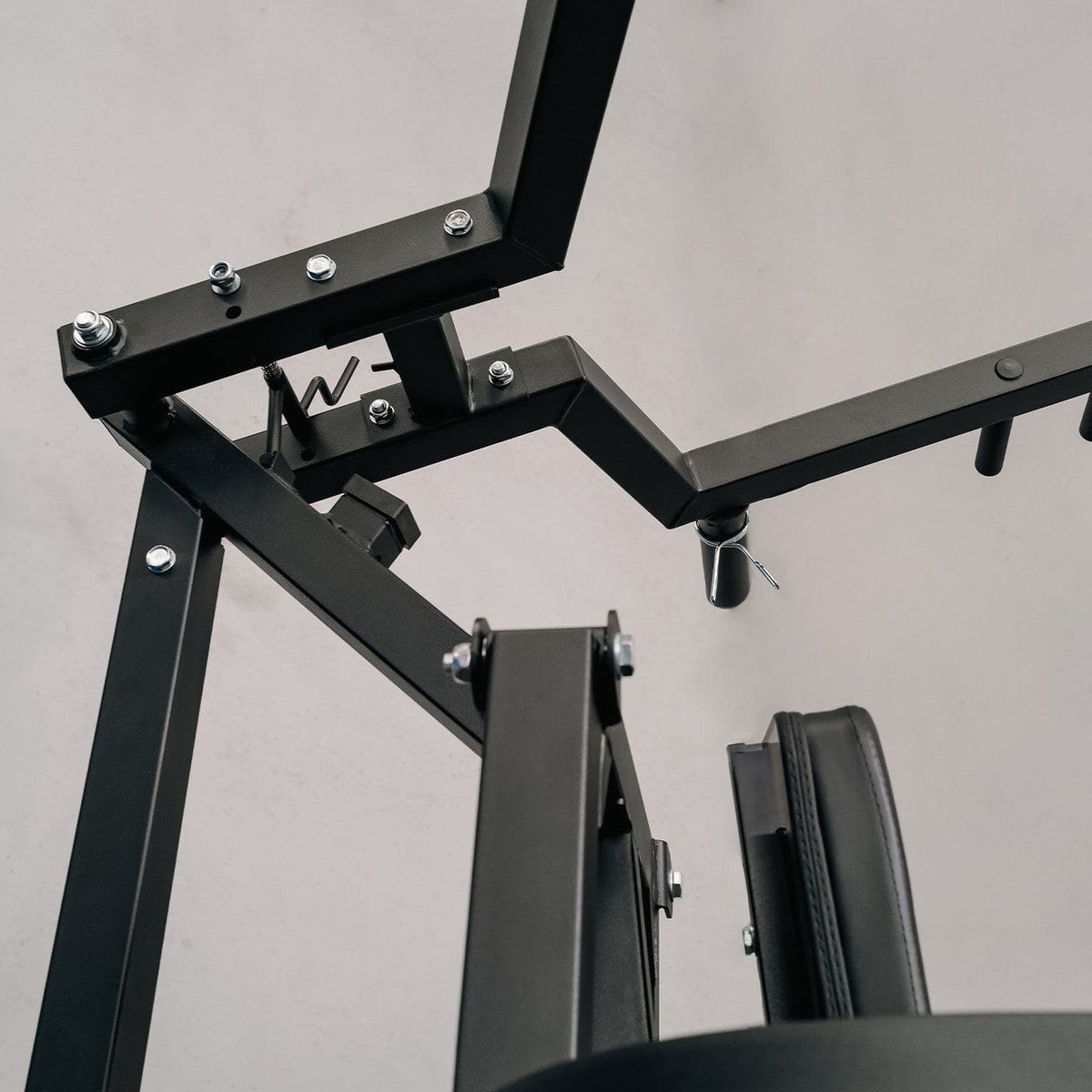 ATTIVO Plate Loaded Deltoid and Shoulder Press