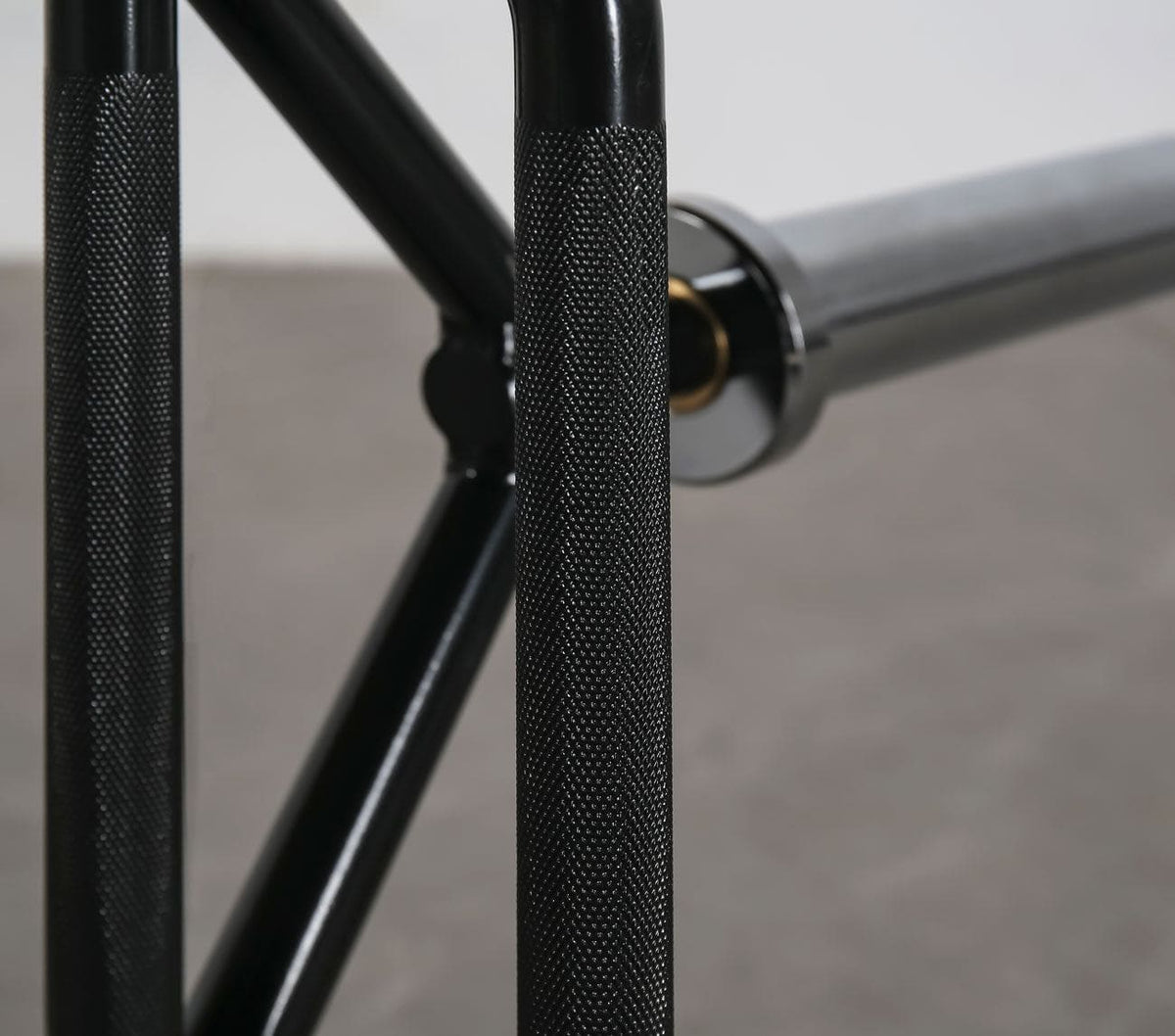 Open Trap Bar with Rotating Sleeves